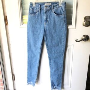 Levi’s Light Medium Wash Denim Blue High Rise Waist Skinny Frayed Ankle Jeans 29